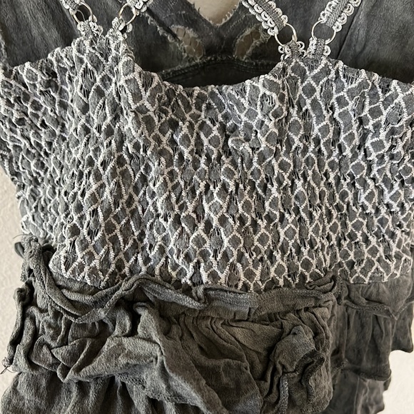 POL Lace Detail Ruffled Tank Top - Picture 9 of 15